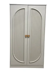 کمد کرم رنگ